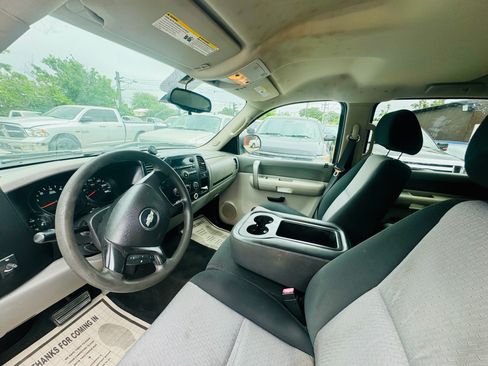 Used 2008 Chevrolet Silverado 1500 W/T w/ Towing Package image 9