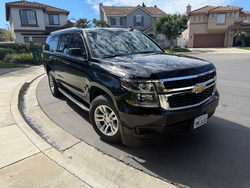 Used 2020 Chevrolet Suburban LT image 1