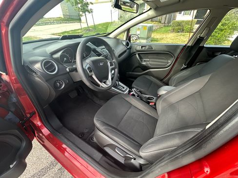 Used 2019 Ford Fiesta SE image 5