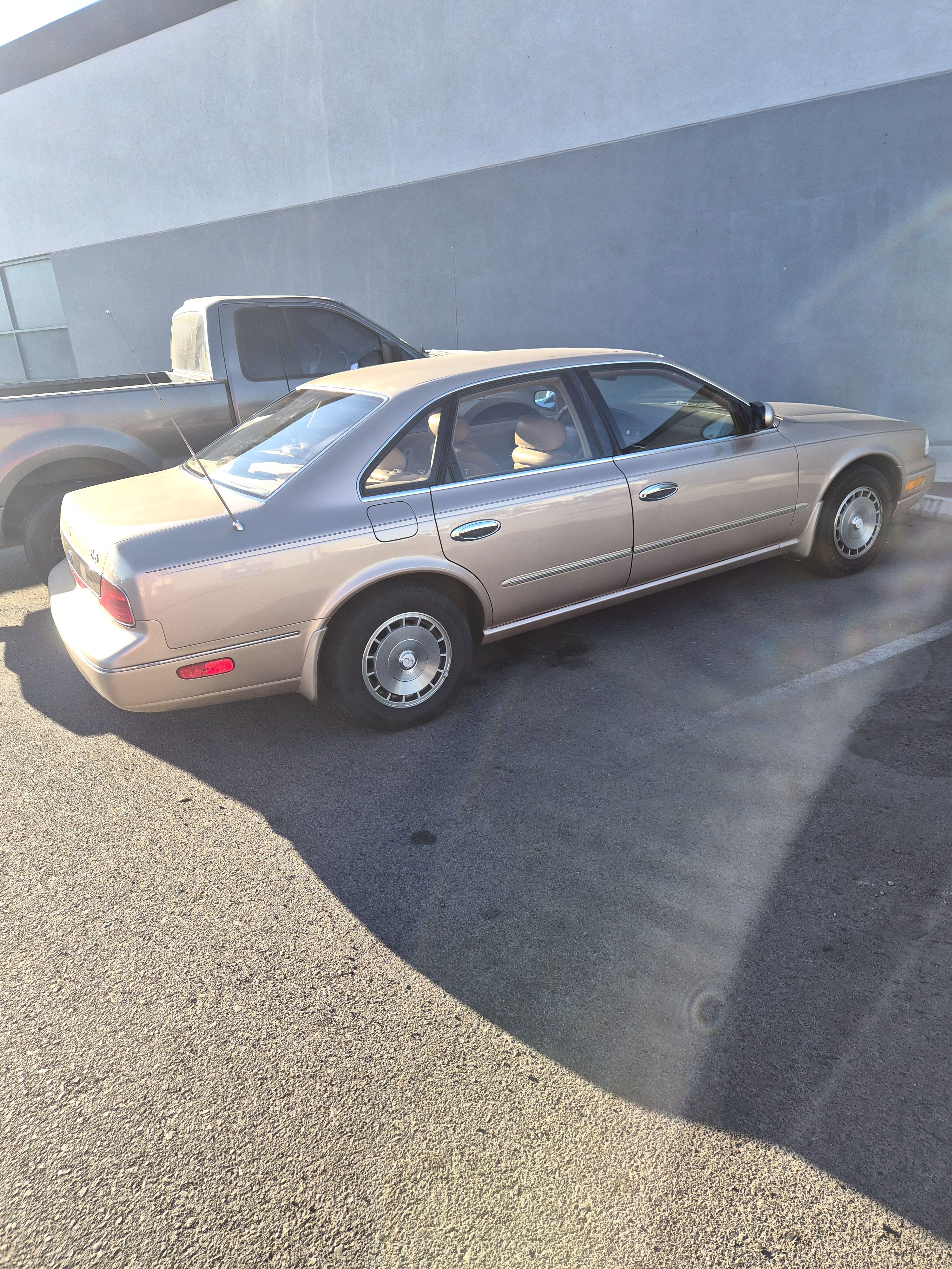 Used 1994 INFINITI Q45 RWD image 1