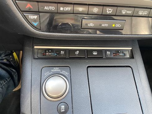 Used 2013 Lexus ES 350 w/ Luxury Pkg image 16