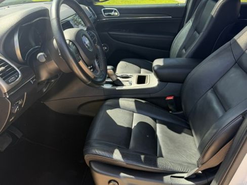 Used 2021 Jeep Grand Cherokee Limited RWD image 9