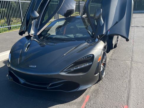 Used 2020 McLaren 720S image 16