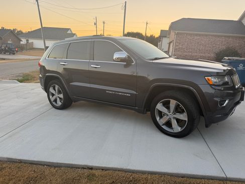 Used 2014 Jeep Grand Cherokee Overland image 1