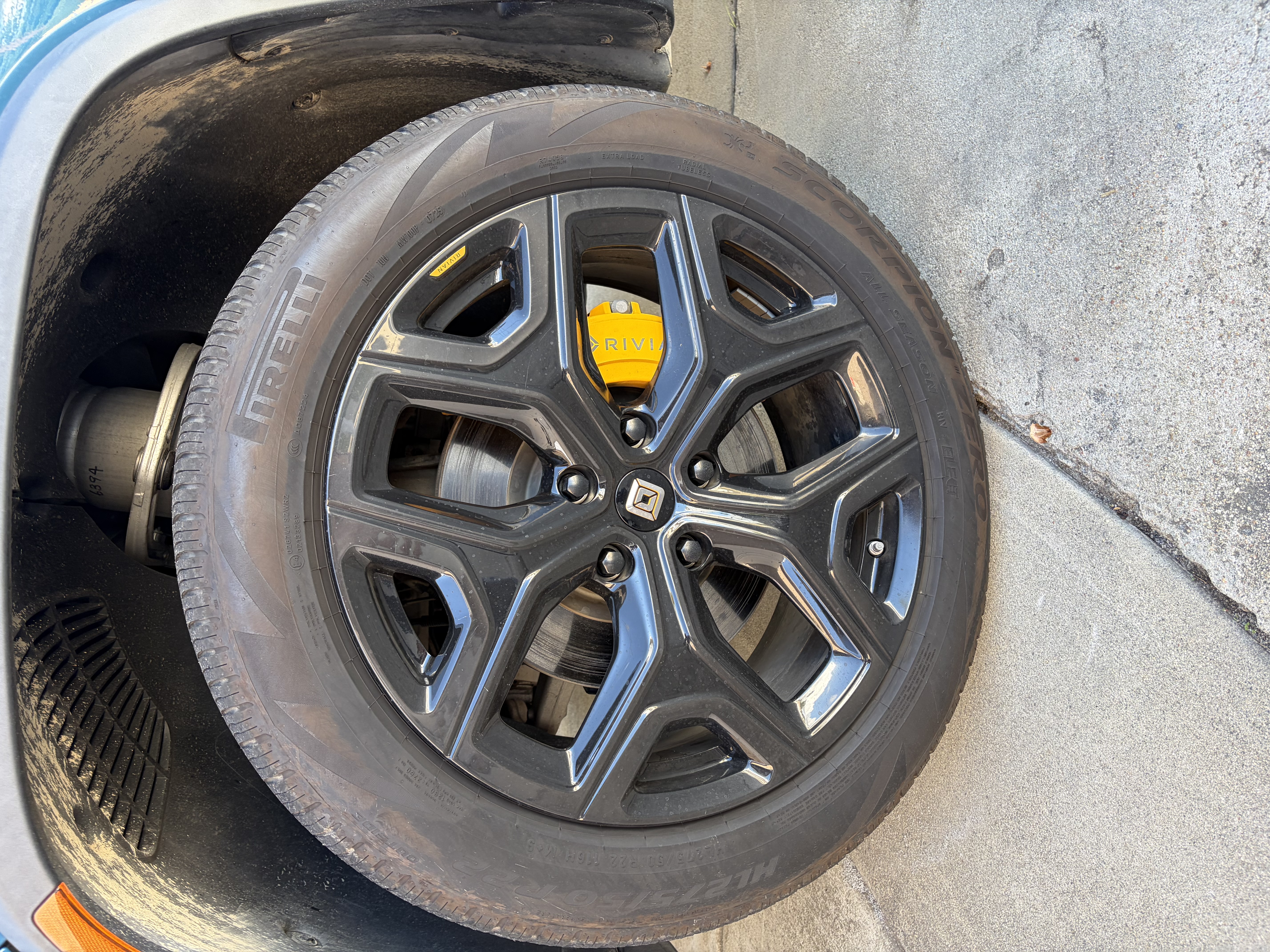 Used 2022 Rivian R1S Launch Edition Quad AWD/4WD image 24