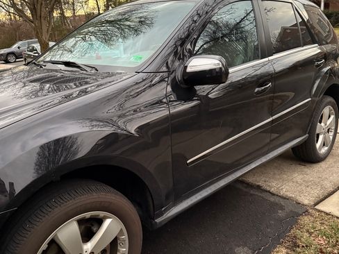 Used 2010 Mercedes-Benz ML 350 4MATIC image 2