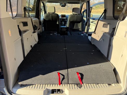 Used 2022 Ford Transit Connect XLT w/ Trailer Tow Package image 8