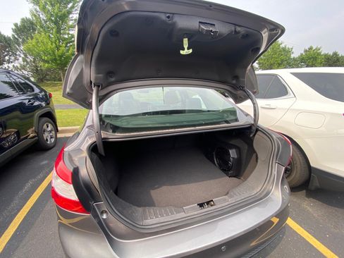 Used 2012 Ford Focus SEL image 11