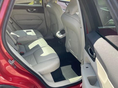 Used 2020 Volvo XC60 T5 Inscription w/ Protection Package Premier image 6