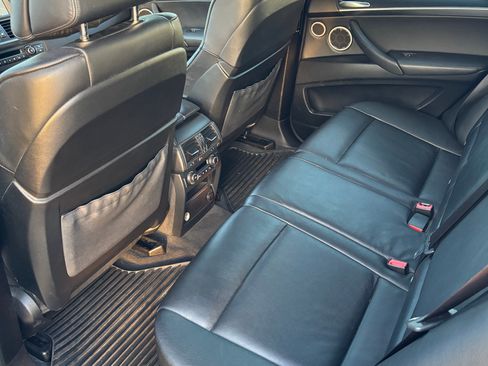 Used 2013 BMW X5 M image 16