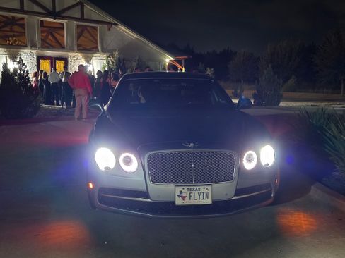 Used 2016 Bentley Flying Spur W12 image 13