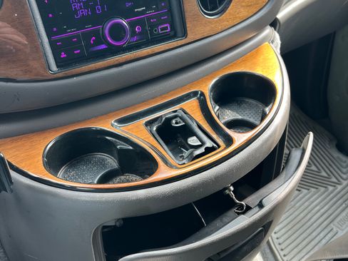 Used 1999 Ford E-250 and Econoline 250 Extended image 11