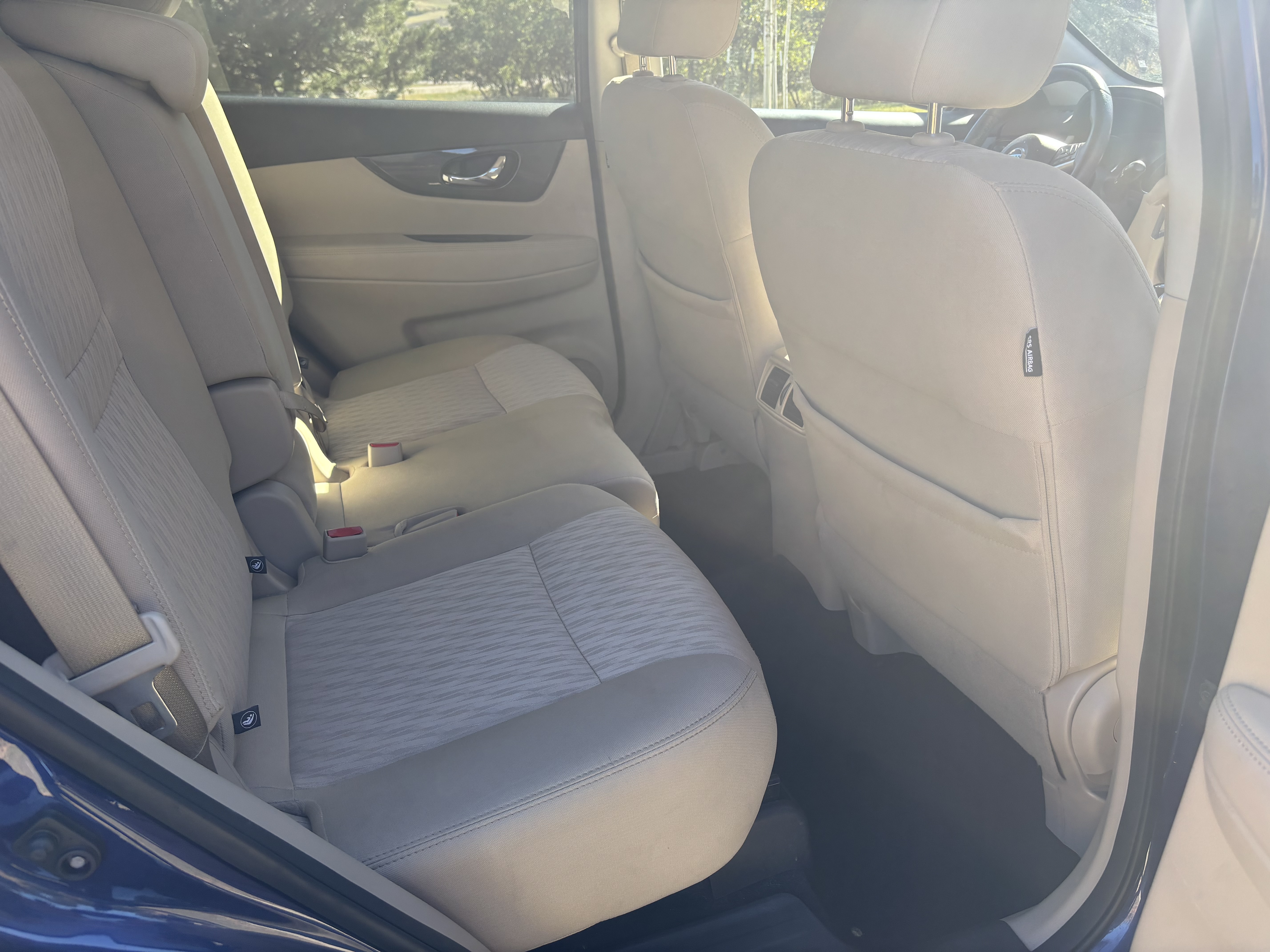 Used 2018 Nissan Rogue SV AWD/4WD image 13