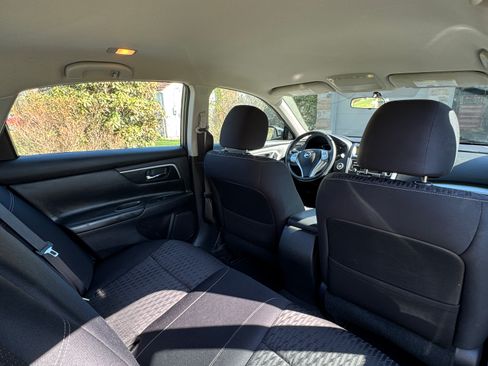 Used 2016 Nissan Altima 2.5 SV image 6