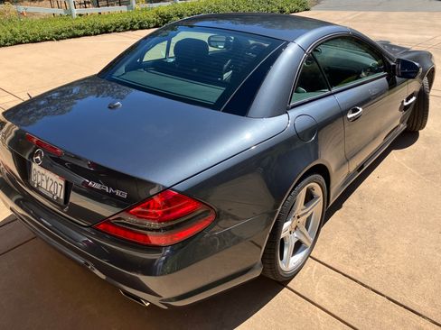 Used 2011 Mercedes-Benz SL 550 image 17