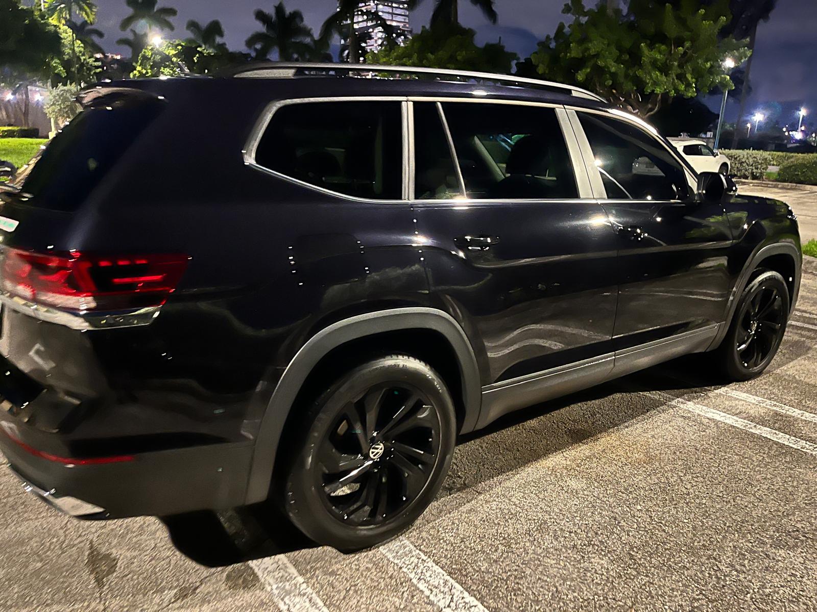 Used 2022 Volkswagen Atlas SE w/ Panoramic Sunroof Package FWD image 9