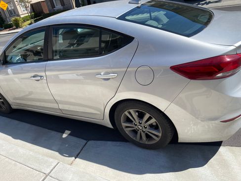 Used 2018 Hyundai Elantra SEL FWD image 9