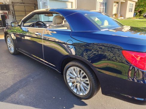 Used 2013 Chrysler 200 Limited FWD image 1