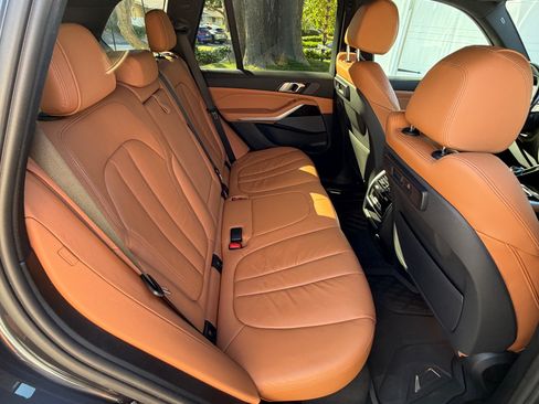 Used 2021 BMW X5 xDrive45e w/ Premium Package AWD/4WD image 12