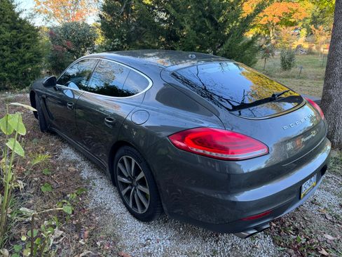 Used 2016 Porsche Panamera S RWD image 4