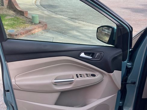 Used 2013 Ford Escape SE image 16