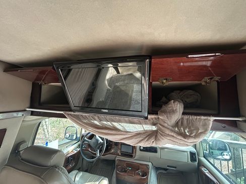 Used 2002 Chevrolet Express 1500 w/ LS Preferred Equipment Group image 12