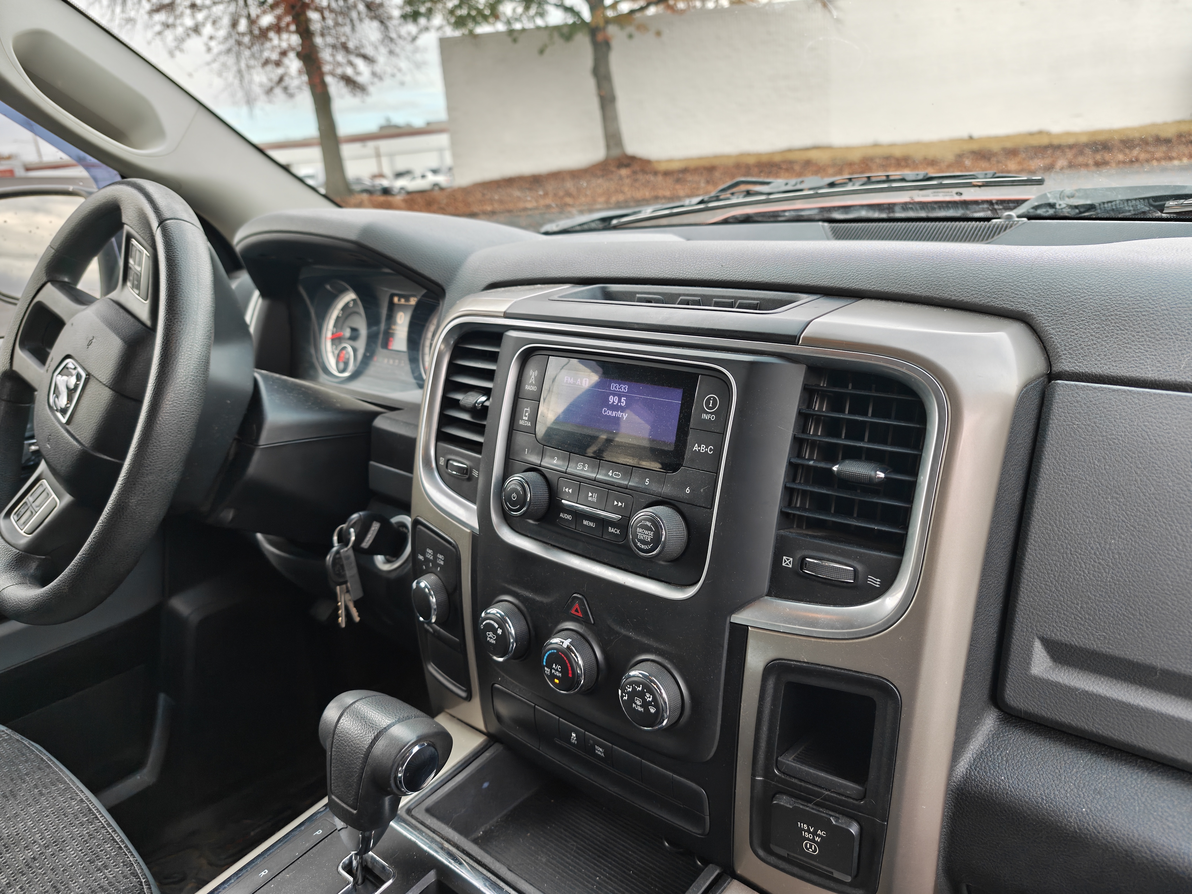 Used 2013 RAM 1500 Classic SLT AWD/4WD image 10