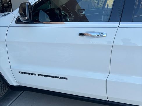 Used 2017 Jeep Grand Cherokee Limited w/ Luxury Group II RWD image 12
