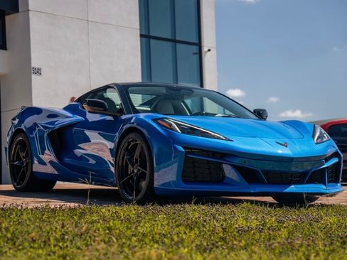 Used 2025 Chevrolet Corvette E-Ray AWD/4WD image 1