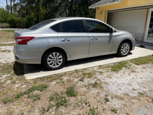 Used 2019 Nissan Sentra S image 6