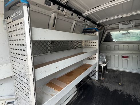 Used 2014 Chevrolet Express 2500 RWD image 11
