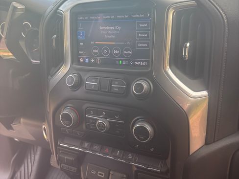 Used 2023 Chevrolet Silverado 2500 LT w/ Convenience Package image 8