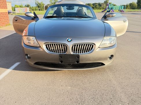 Used 2005 BMW Z4 3.0i RWD image 17