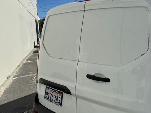 Used 2019 Ford Transit Connect XL image 4