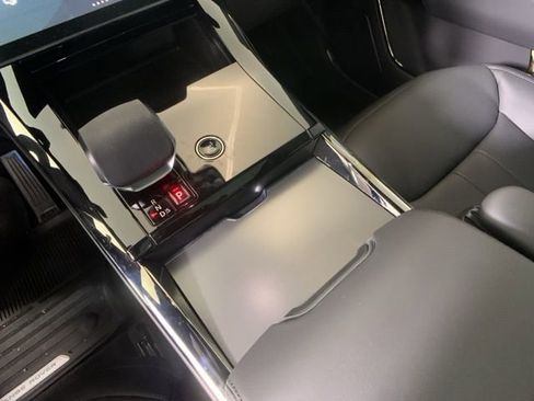 Used 2025 Land Rover Range Rover Sport Dynamic SE image 12