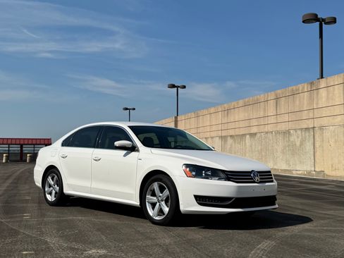 Used 2014 Volkswagen Passat 1.8T Wolfsburg Edition FWD image 4