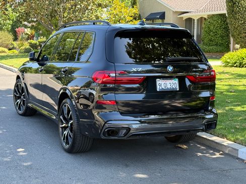 Used 2021 BMW X7 xDrive40i w/ M Sport Package AWD/4WD image 1