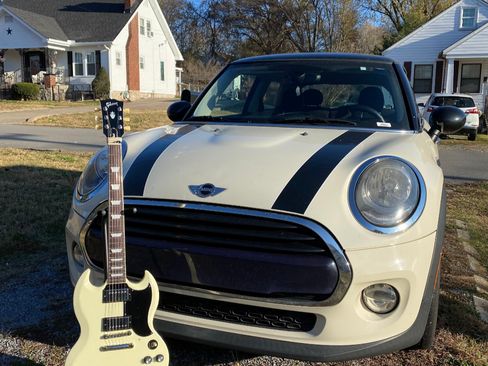 Used 2016 MINI Cooper 2-Door Hardtop image 4