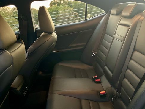 Used 2016 Lexus IS 200t w/ F Sport Package RWD image 11