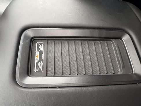 Used 2016 GMC Yukon XL SLT w/ Open Road Package image 11