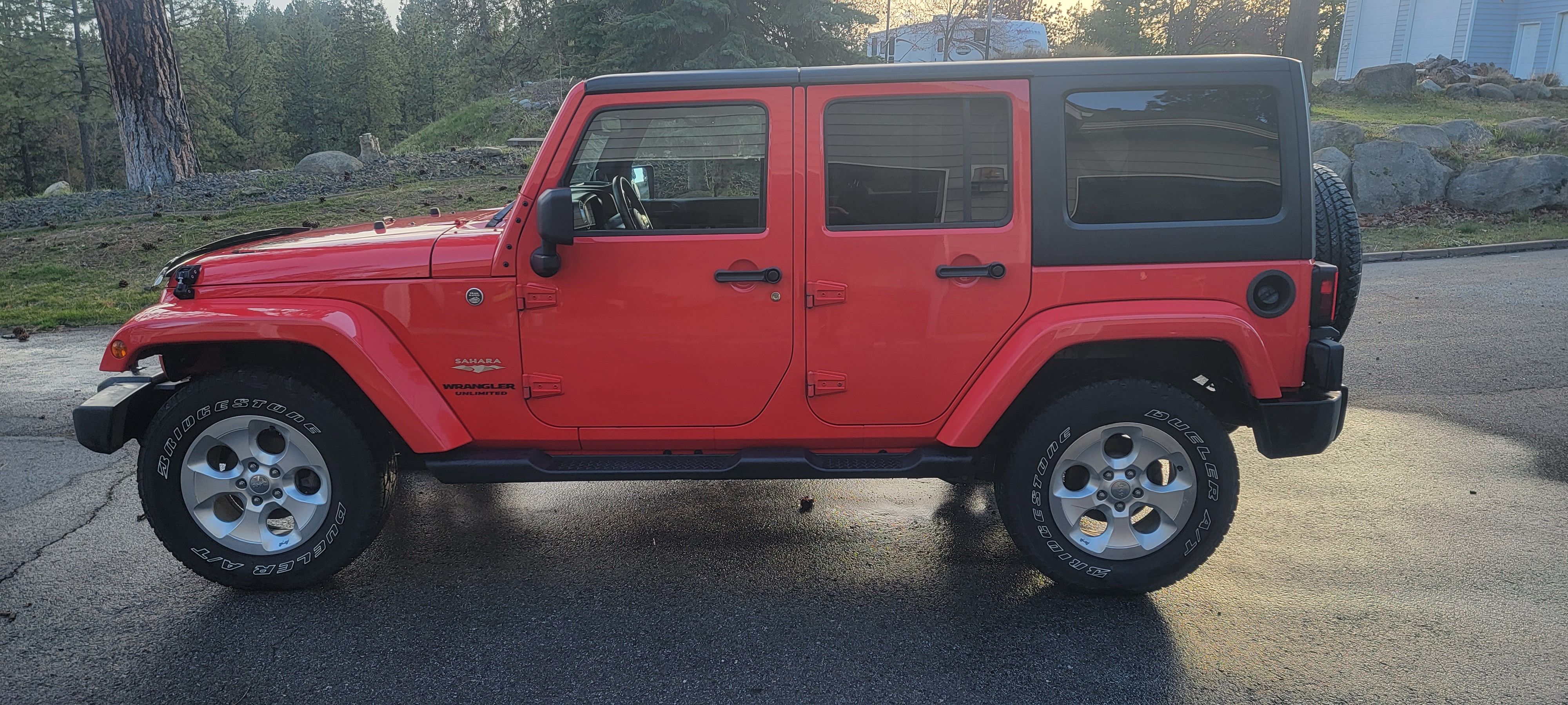 Used 2013 Jeep Wrangler Unlimited Sahara AWD/4WD image 8
