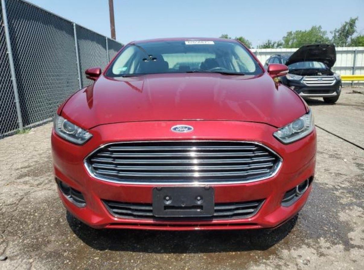 Used 2015 Ford Fusion SE w/ Equipment Group 201A FWD image 8