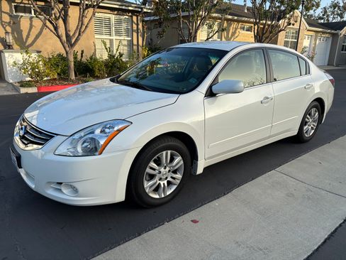 Used 2012 Nissan Altima 2.5 S w/ Convenience Pkg image 1
