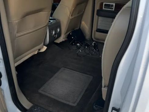 Used 2010 Ford F150 Lariat image 11