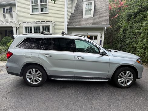 Used 2017 Mercedes-Benz GLS 450 4MATIC image 4