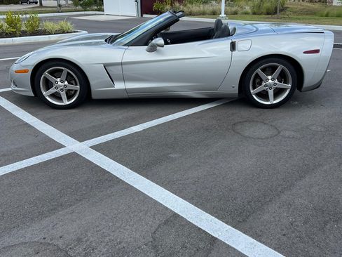 Used 2007 Chevrolet Corvette Convertible w/ Preferred Equipment Group RWD image 1