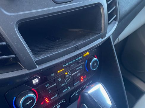 Used 2020 Ford Transit Connect XLT w/ Trailer Tow Package image 16