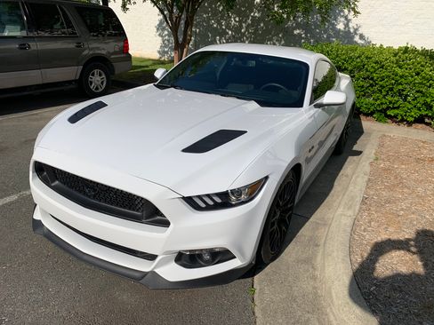 Used 2017 Ford Mustang GT w/ GT Performance Package image 10