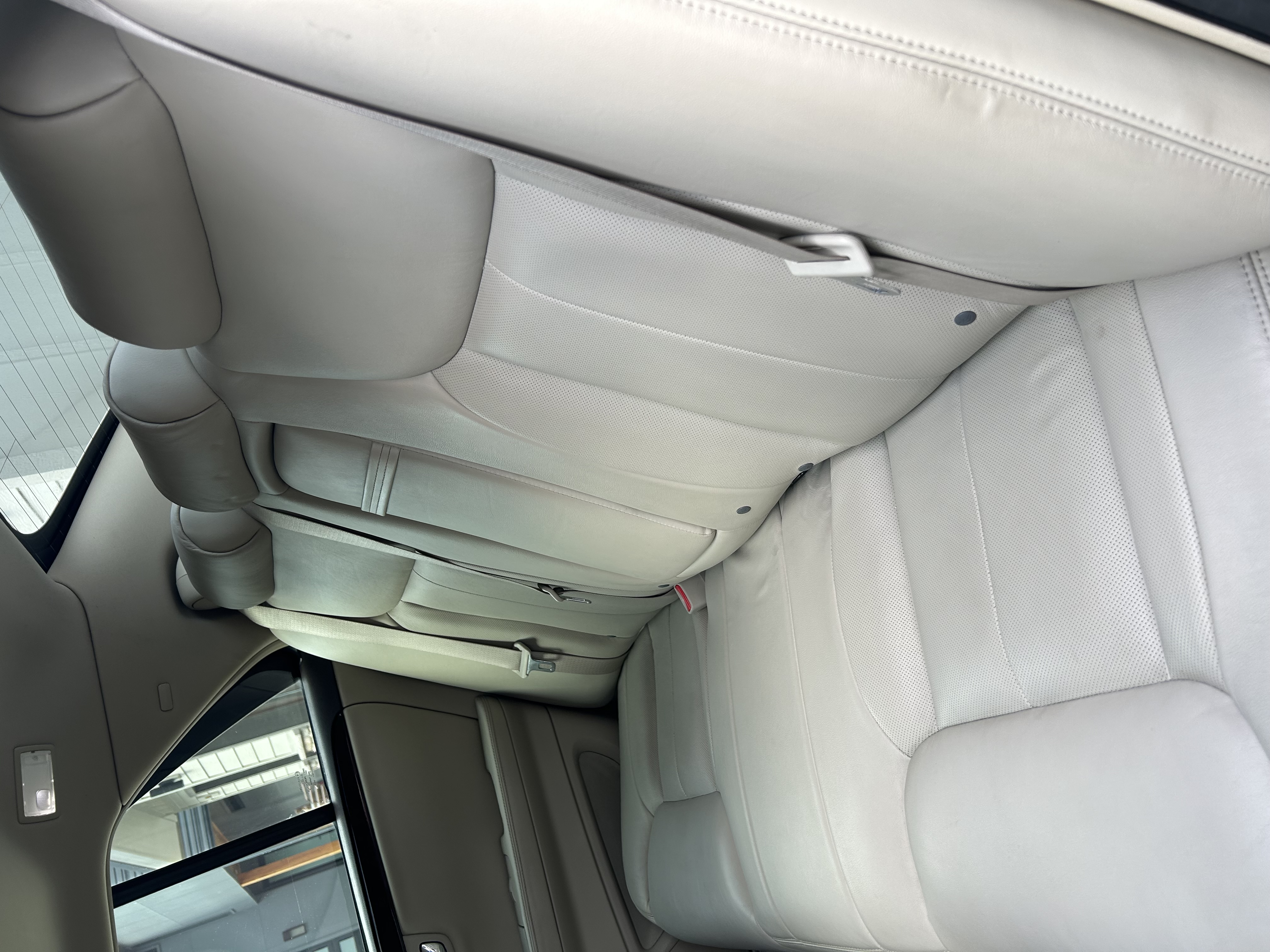 Used 2010 Cadillac DTS Luxury FWD image 11