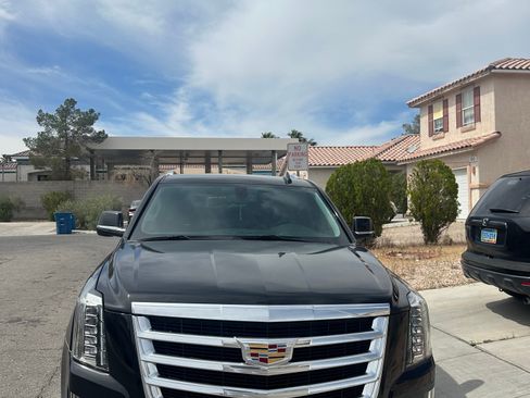 Used 2020 Cadillac Escalade ESV 4WD image 15